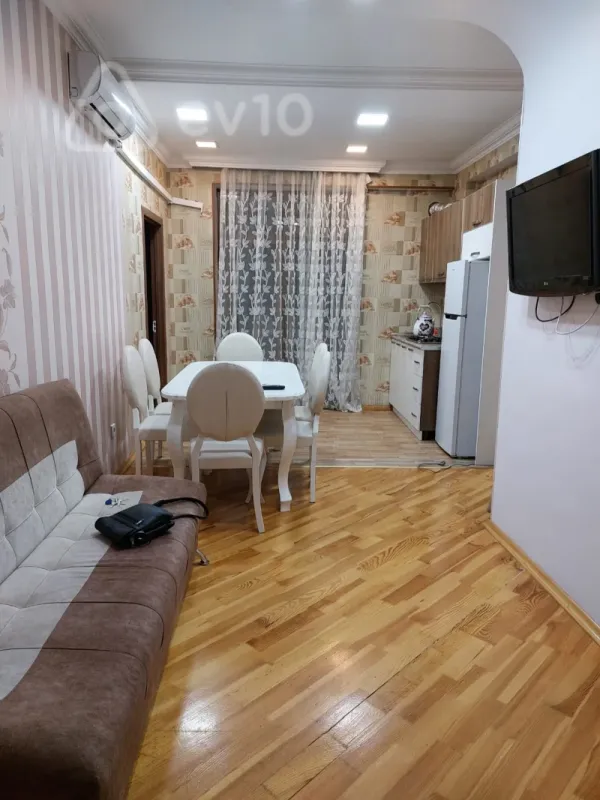 Kirayə verilir 3 otaqlı yeni tikili 70 m²