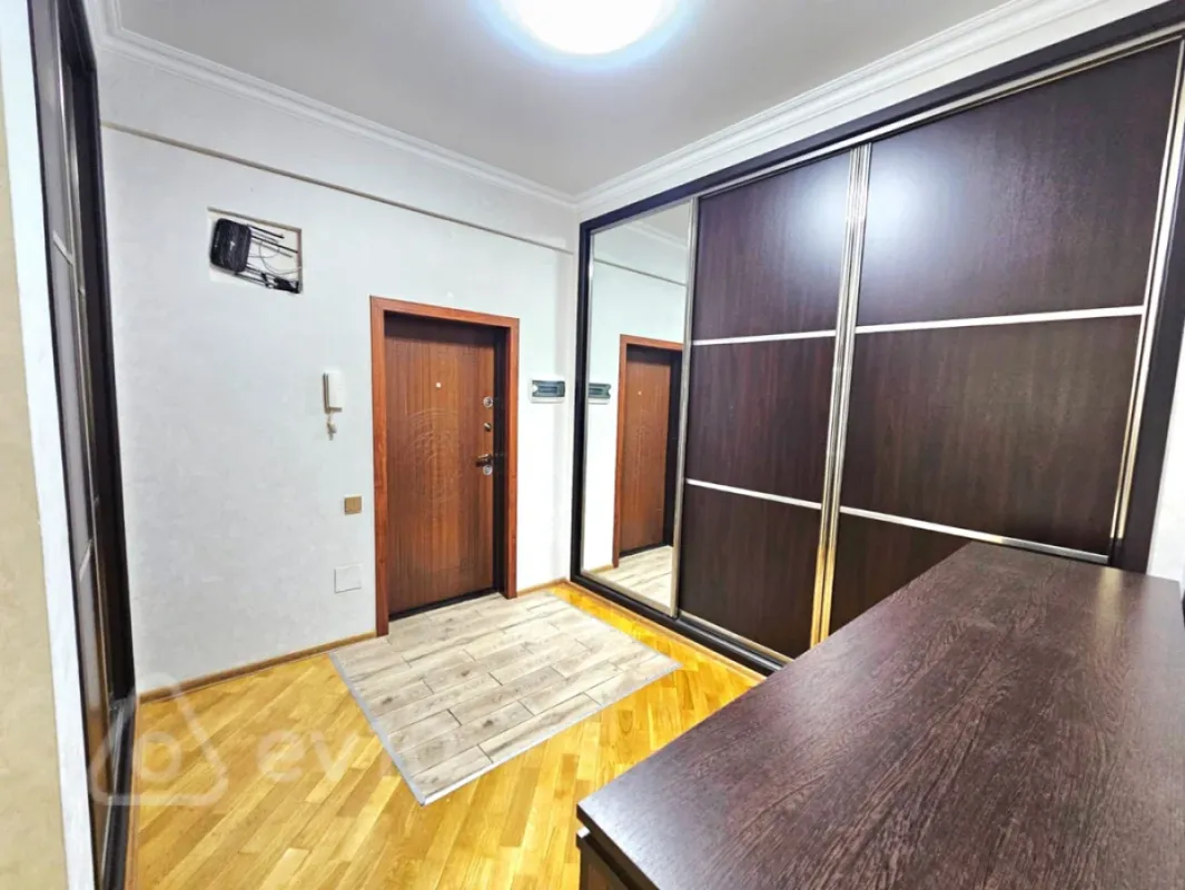 Satılır 3 otaqlı yeni tikili 115 m²