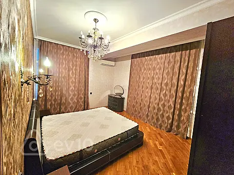 Satılır 3 otaqlı yeni tikili 115 m²