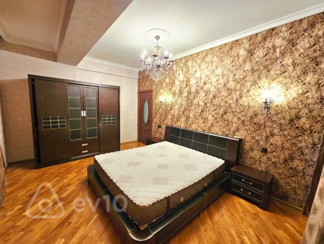 Satılır 3 otaqlı yeni tikili 115 m²