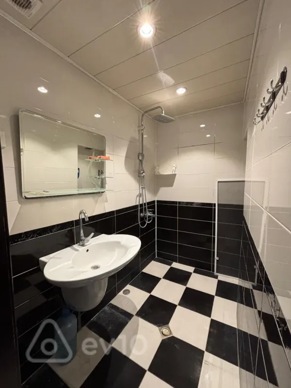 Kirayə verilir 2 otaqlı köhnə tikili 50 m²