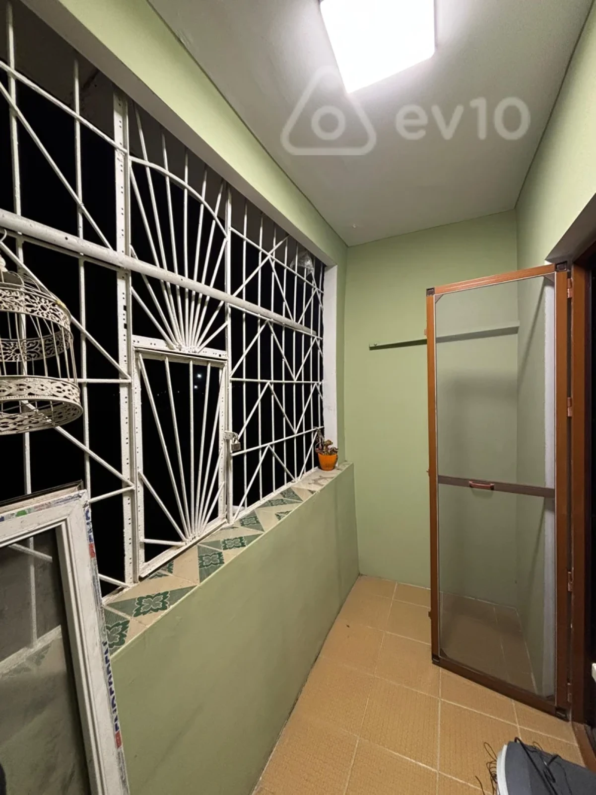 Kirayə verilir 2 otaqlı köhnə tikili 50 m²