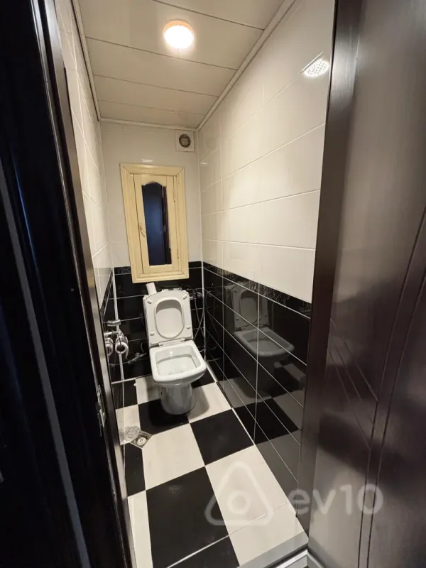 Kirayə verilir 2 otaqlı köhnə tikili 50 m²