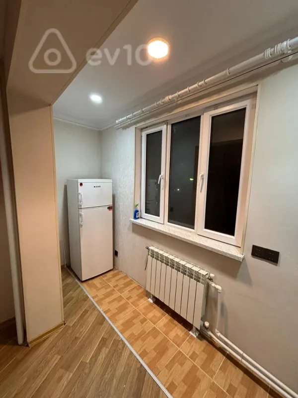 Kirayə verilir 2 otaqlı köhnə tikili 50 m²
