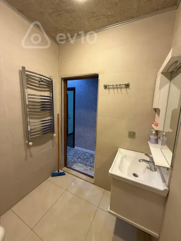 Kirayə verilir 3 otaqlı yeni tikili 73 m²