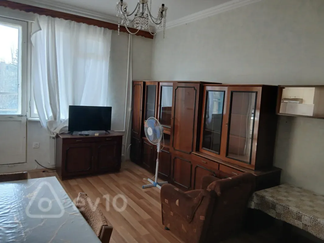 Kirayə verilir 2 otaqlı köhnə tikili 50 m²