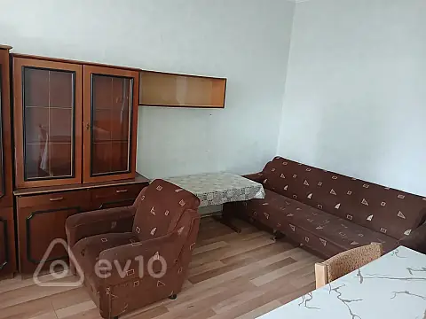 Kirayə verilir 2 otaqlı köhnə tikili 50 m²