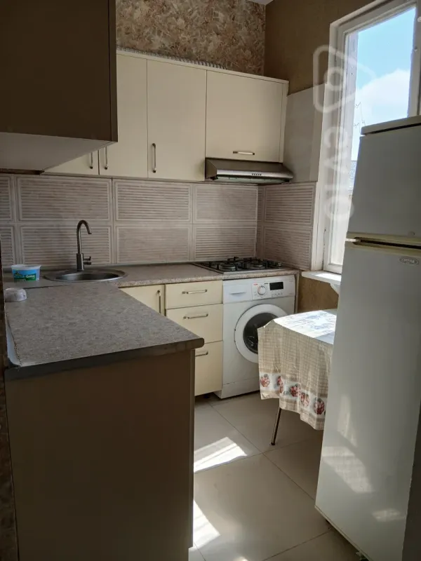 Kirayə verilir 2 otaqlı köhnə tikili 50 m²