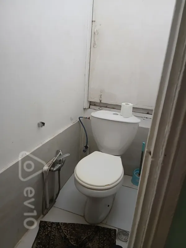 Kirayə verilir 2 otaqlı köhnə tikili 50 m²