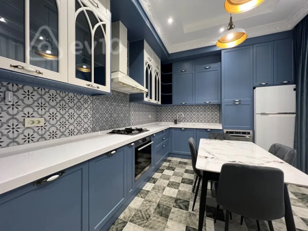 Kirayə verilir 5 otaqlı həyət evi 250 m²