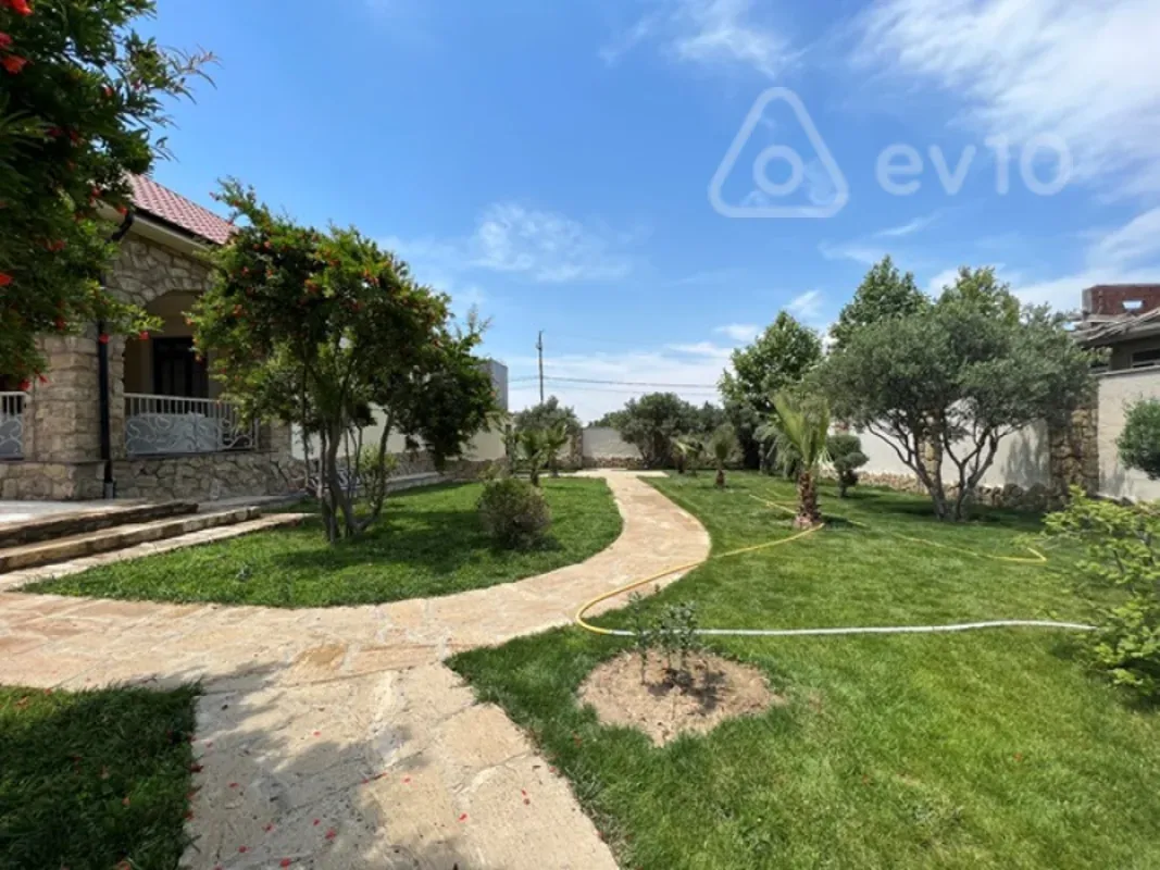 Kirayə verilir 5 otaqlı həyət evi 250 m²