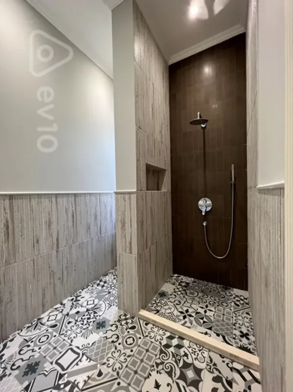 Kirayə verilir 5 otaqlı həyət evi 250 m²