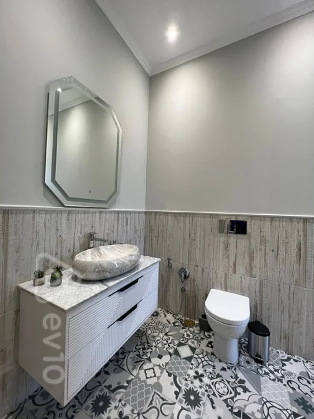 Kirayə verilir 5 otaqlı həyət evi 250 m²