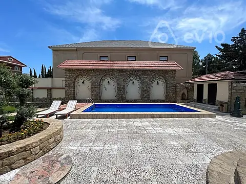 Kirayə verilir 5 otaqlı həyət evi 250 m²