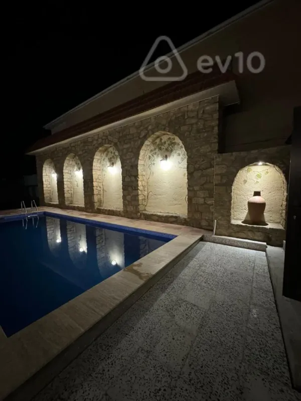 Kirayə verilir 5 otaqlı həyət evi 250 m²