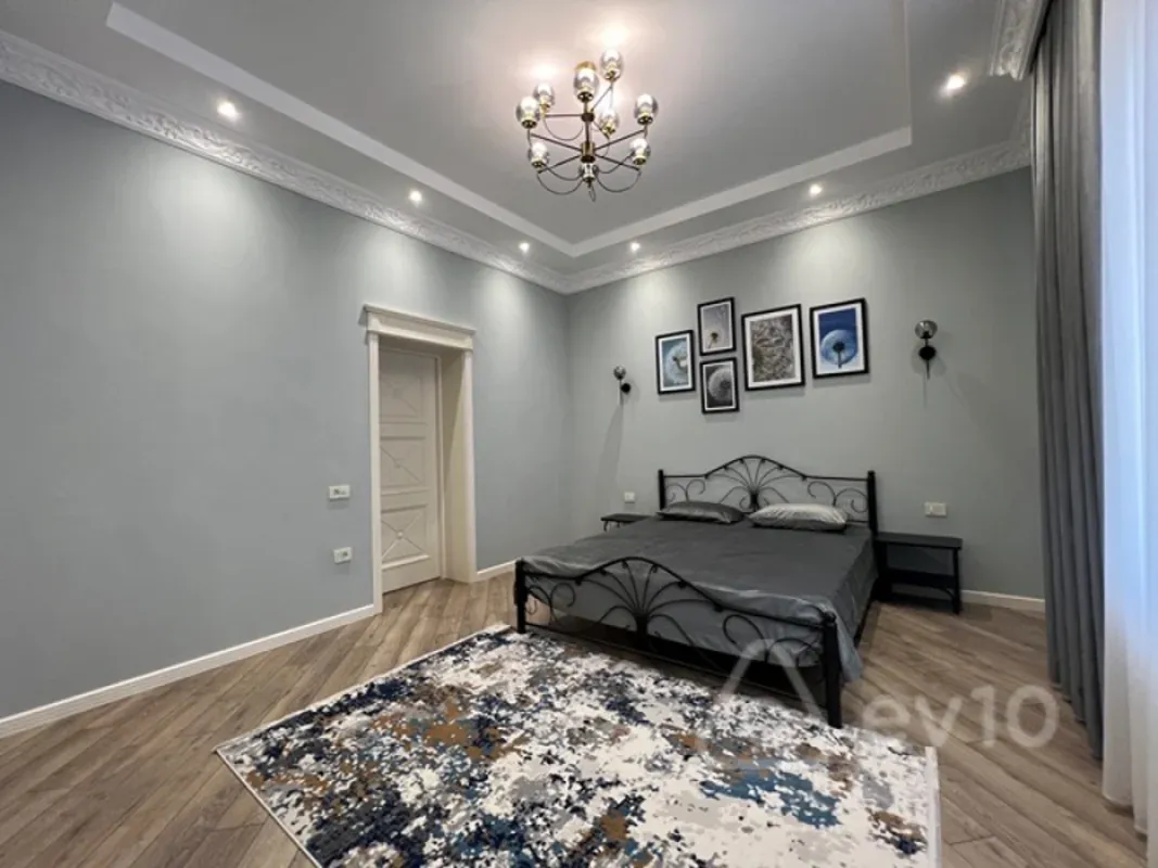 Kirayə verilir 5 otaqlı həyət evi 250 m²