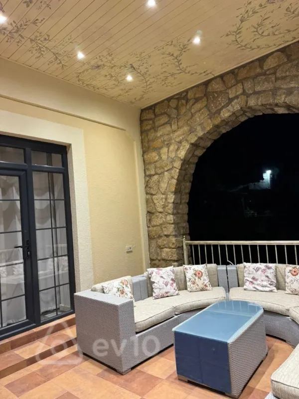 Kirayə verilir 5 otaqlı həyət evi 250 m²