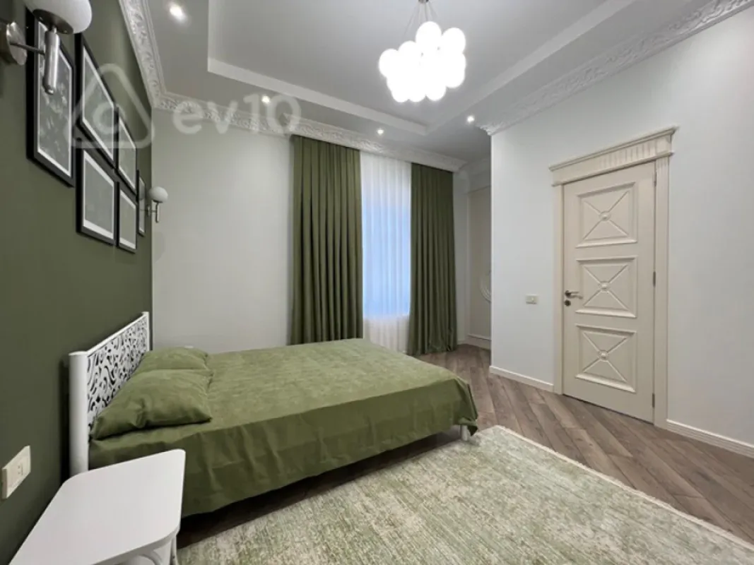 Kirayə verilir 5 otaqlı həyət evi 250 m²