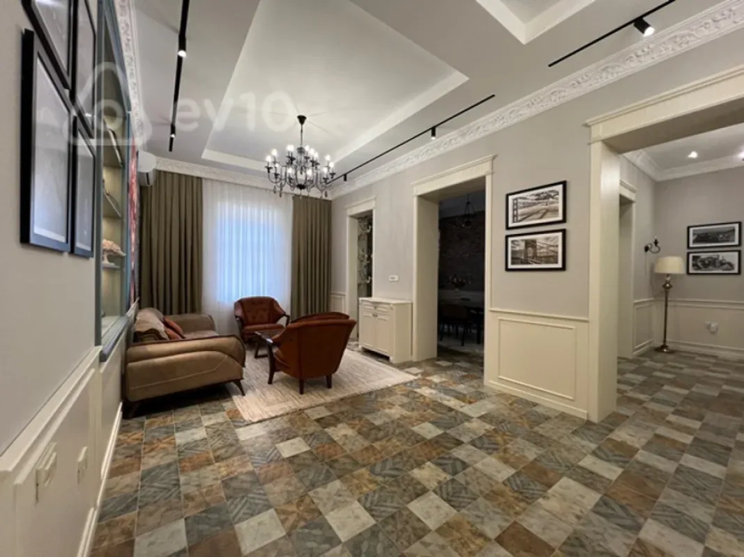 Kirayə verilir 5 otaqlı həyət evi 250 m²