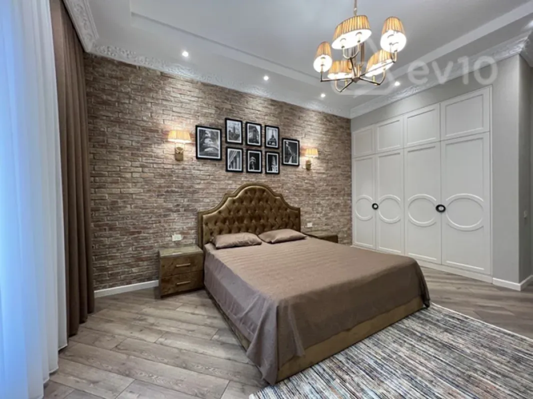 Kirayə verilir 5 otaqlı həyət evi 250 m²