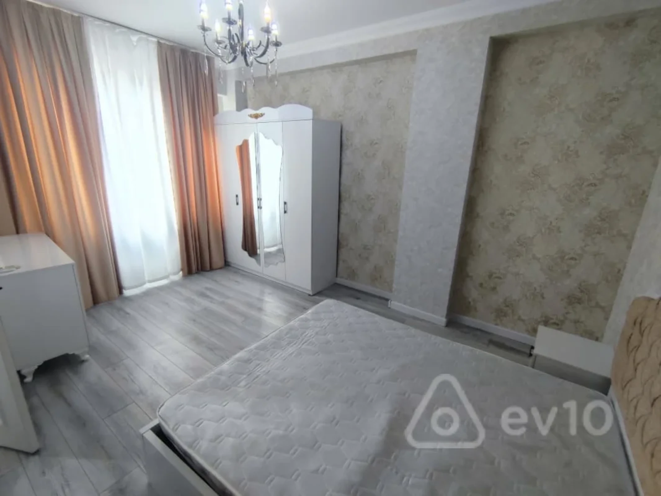Kirayə verilir 3 otaqlı yeni tikili 115 m²
