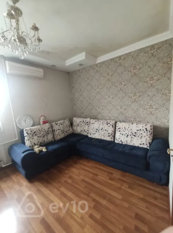 Satılır 2 otaqlı köhnə tikili 44 m²
