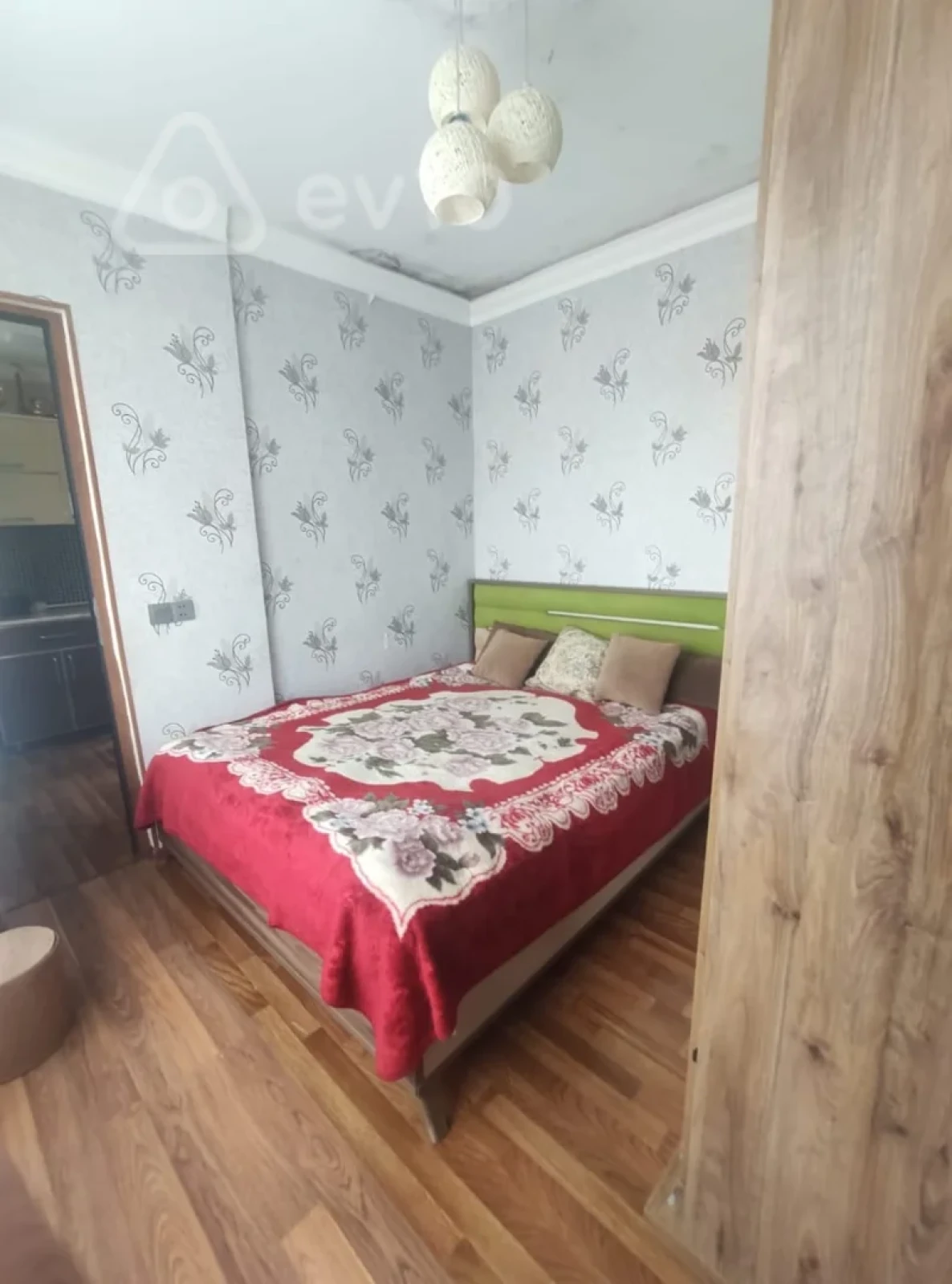 Satılır 2 otaqlı köhnə tikili 44 m²