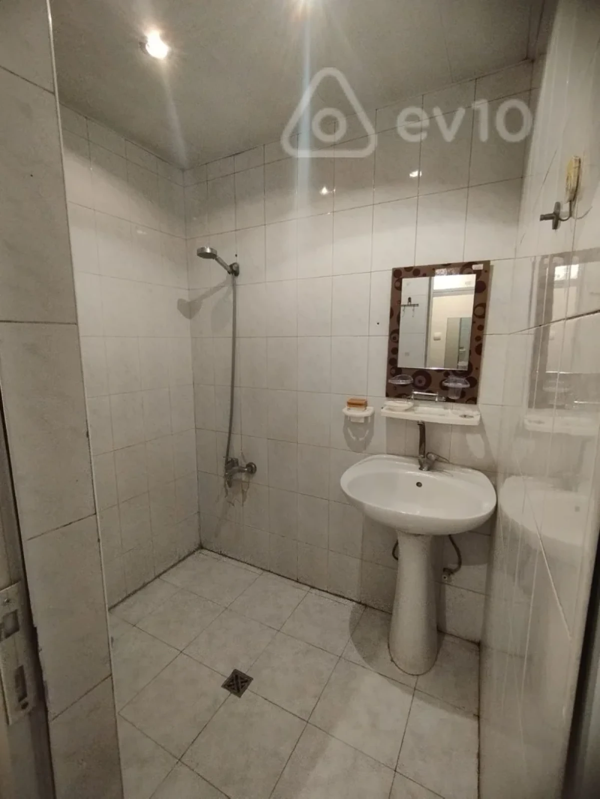 Kirayə verilir 2 otaqlı yeni tikili 65 m²