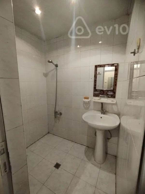 Kirayə verilir 2 otaqlı yeni tikili 65 m²