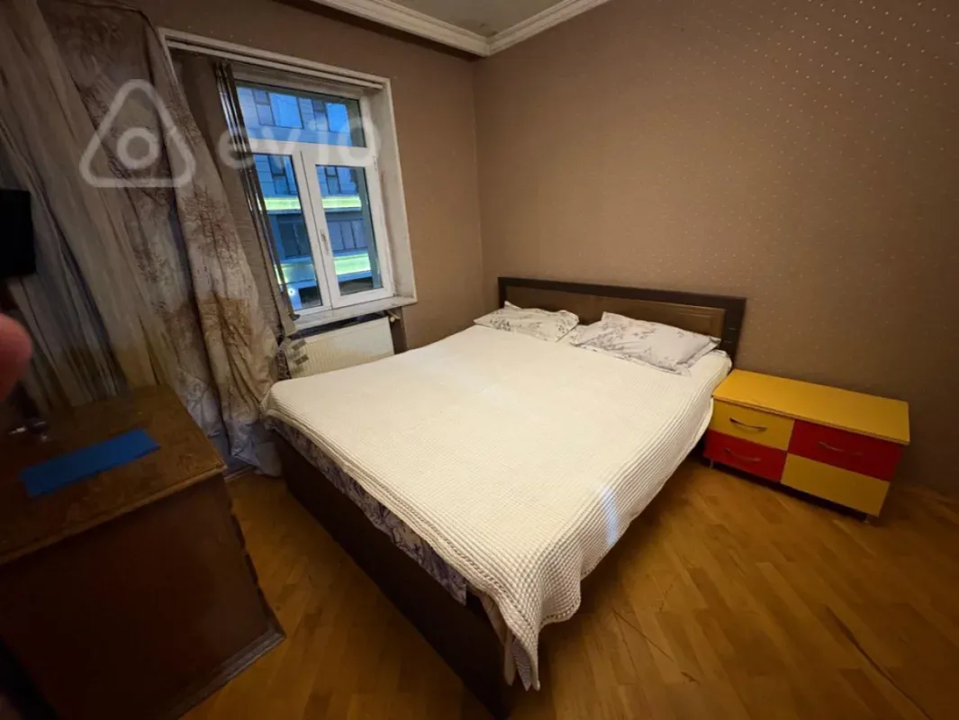 Kirayə verilir 2 otaqlı köhnə tikili 60 m²