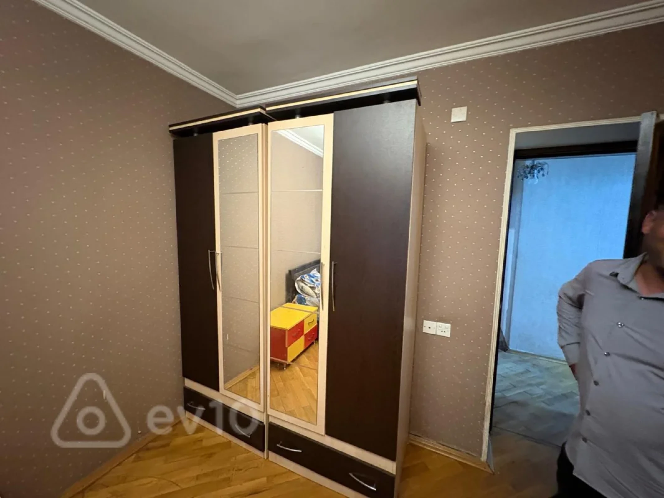 Kirayə verilir 2 otaqlı köhnə tikili 60 m²