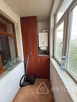 Kirayə verilir 2 otaqlı köhnə tikili 60 m²