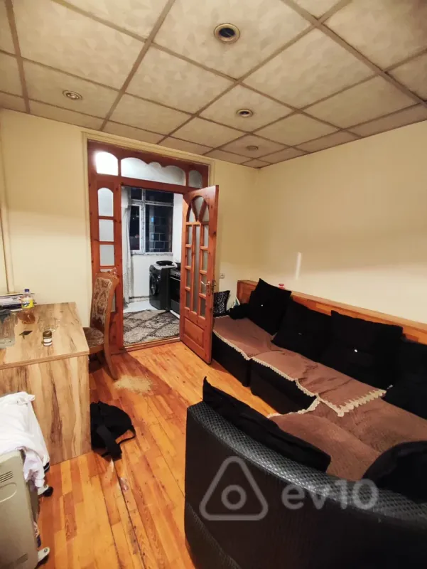 Satılır 2 otaqlı köhnə tikili 64 m²