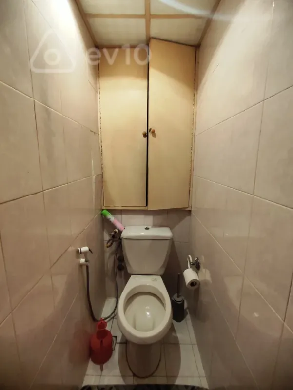 Satılır 2 otaqlı köhnə tikili 64 m²