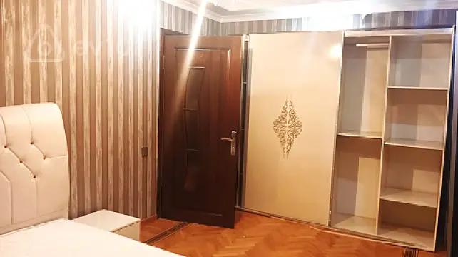 Satılır 3 otaqlı köhnə tikili 70 m²