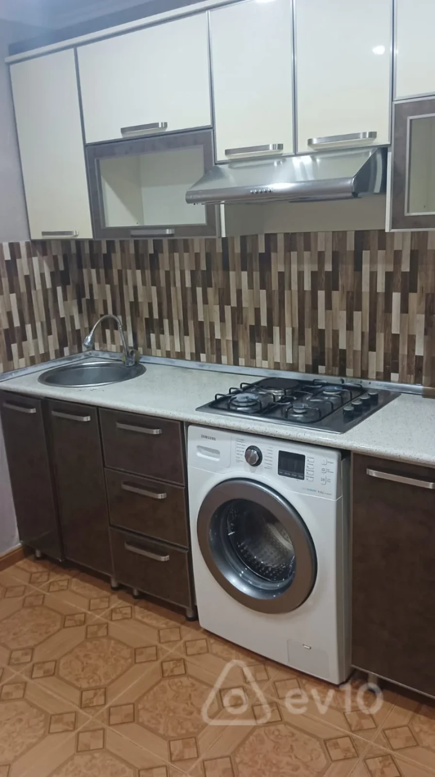 Satılır 3 otaqlı köhnə tikili 70 m²