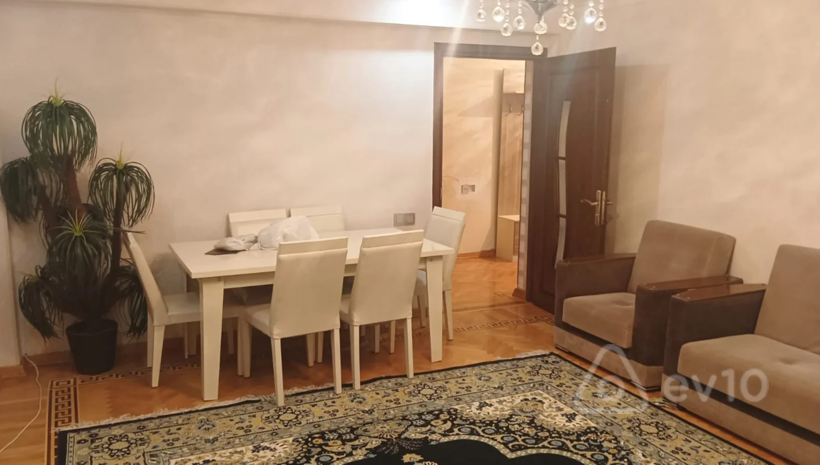 Satılır 3 otaqlı köhnə tikili 70 m²