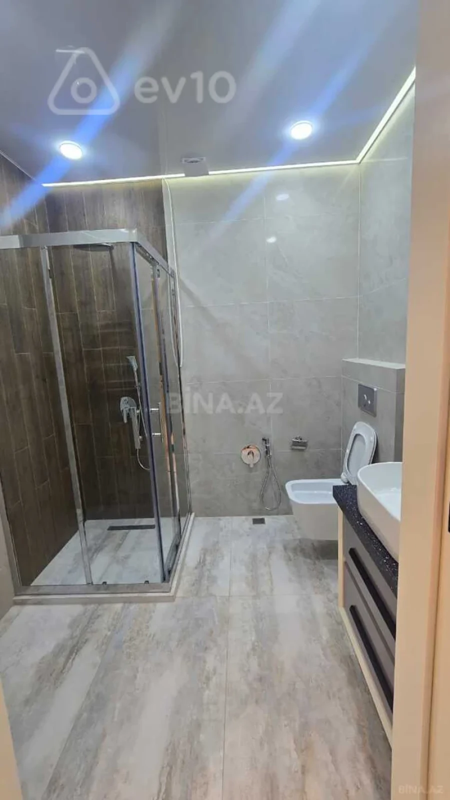 Kirayə verilir 2 otaqlı yeni tikili 105 m²