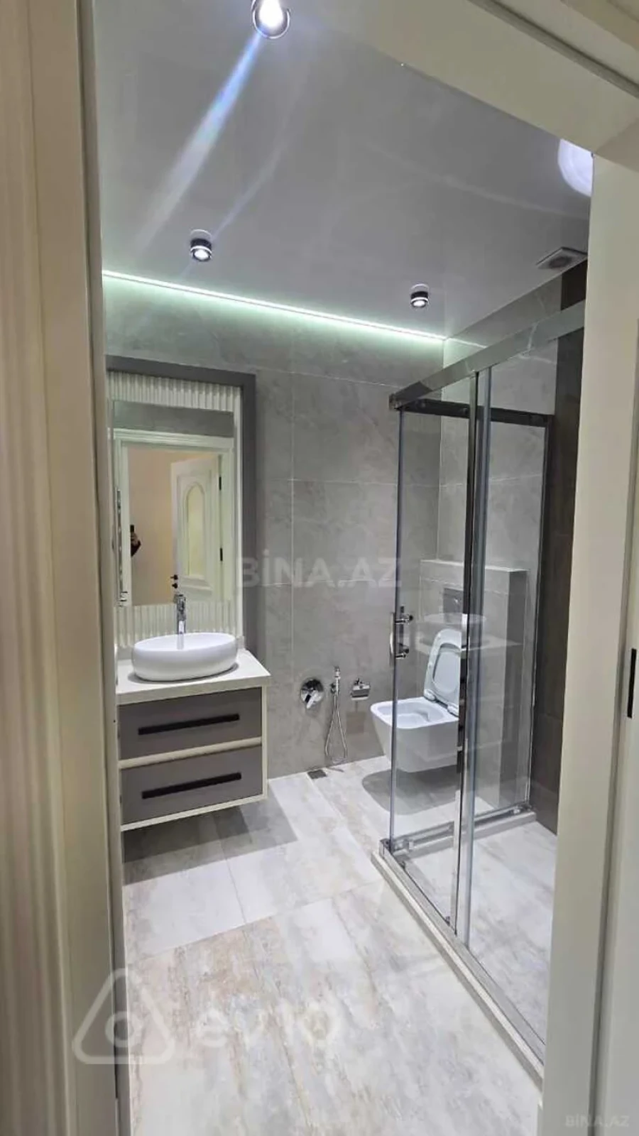 Kirayə verilir 2 otaqlı yeni tikili 105 m²