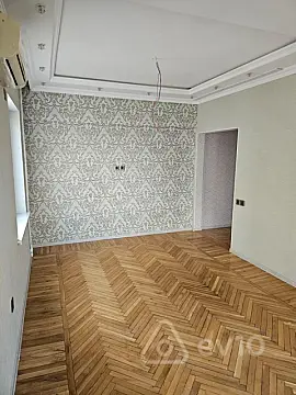 Kirayə verilir 1 otaqlı köhnə tikili 45 m²