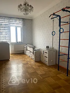 Kirayə verilir 3 otaqlı yeni tikili 124 m²