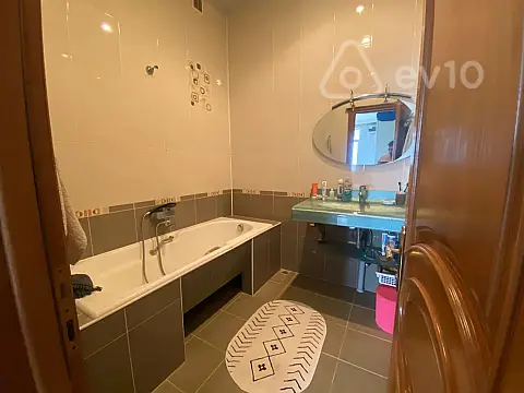 Kirayə verilir 3 otaqlı yeni tikili 124 m²