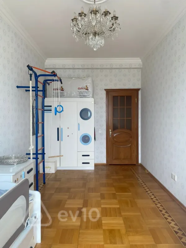Kirayə verilir 3 otaqlı yeni tikili 124 m²