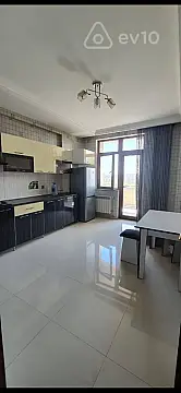 Kirayə verilir 2 otaqlı yeni tikili 105 m²