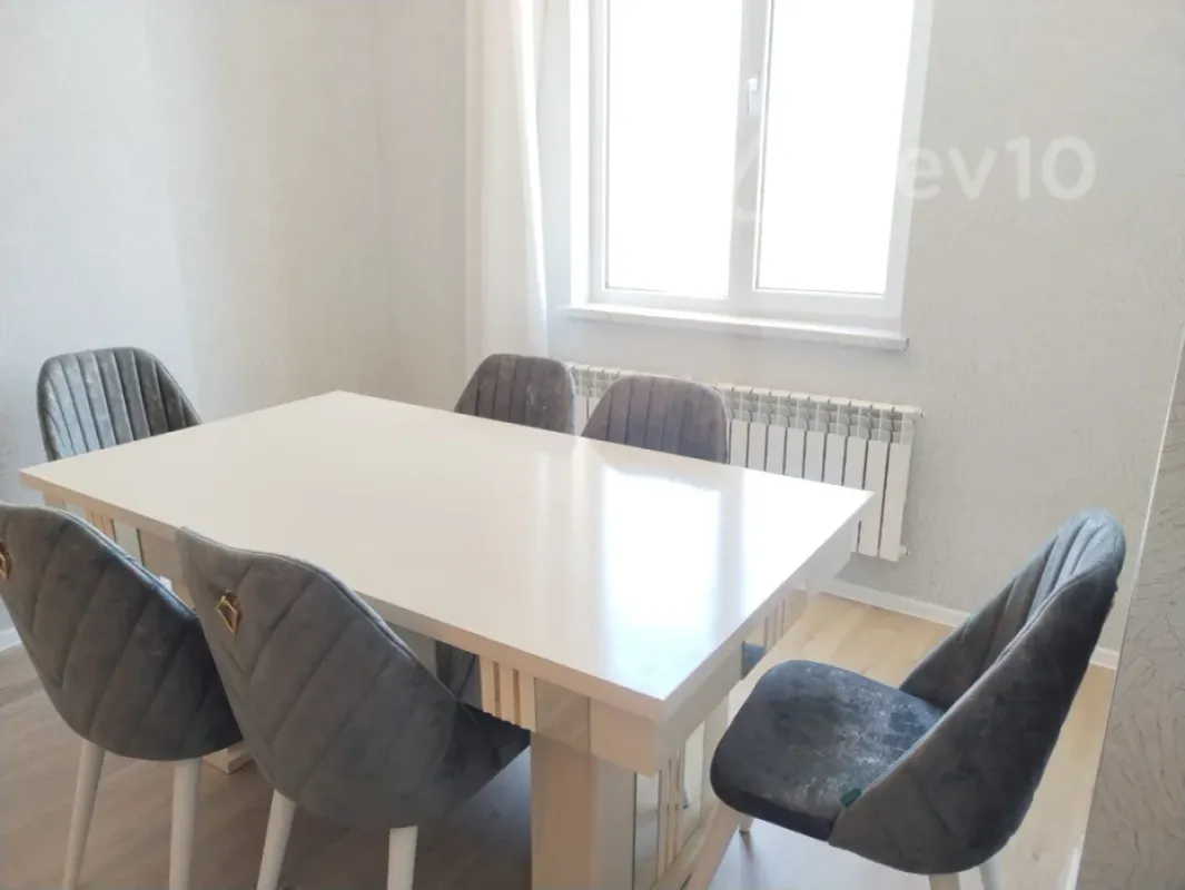 Satılır 2 otaqlı yeni tikili 72 m²