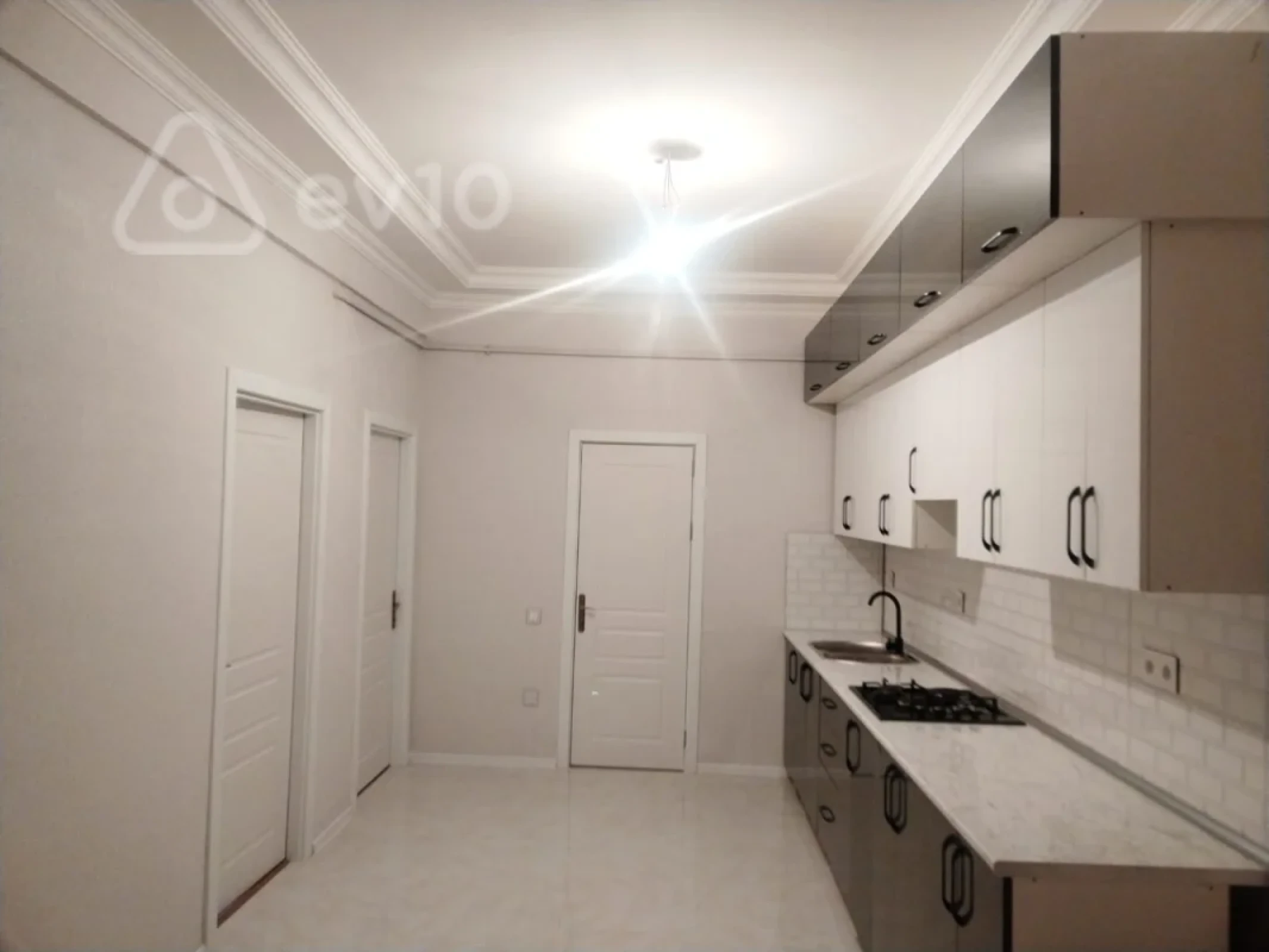 Satılır 2 otaqlı yeni tikili 72 m²