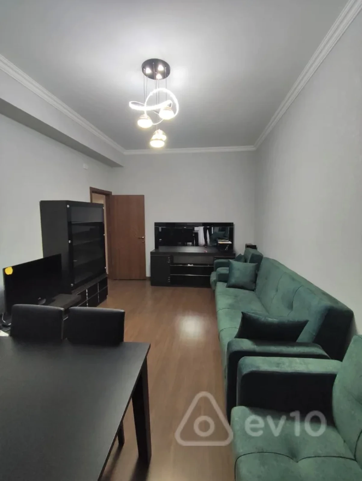 Satılır 4 otaqlı yeni tikili 120 m²