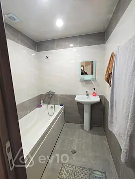 Satılır 4 otaqlı yeni tikili 120 m²