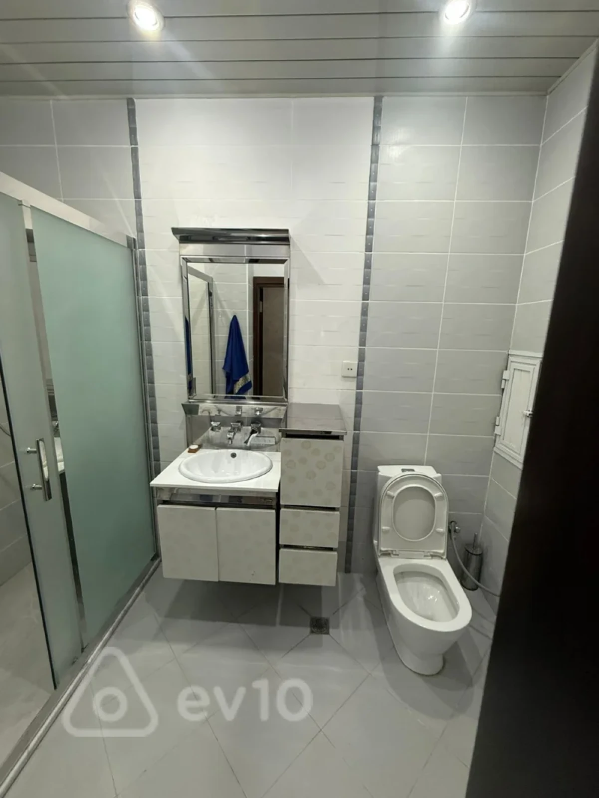 Kirayə verilir 2 otaqlı yeni tikili 97 m²