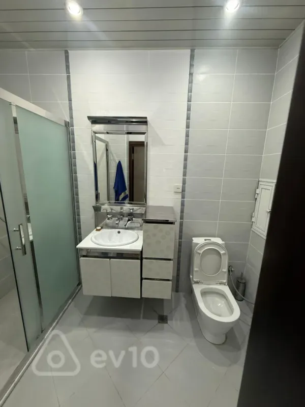 Kirayə verilir 2 otaqlı yeni tikili 97 m²